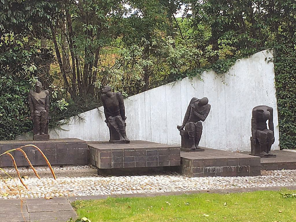 Gladstone Park - war memorial